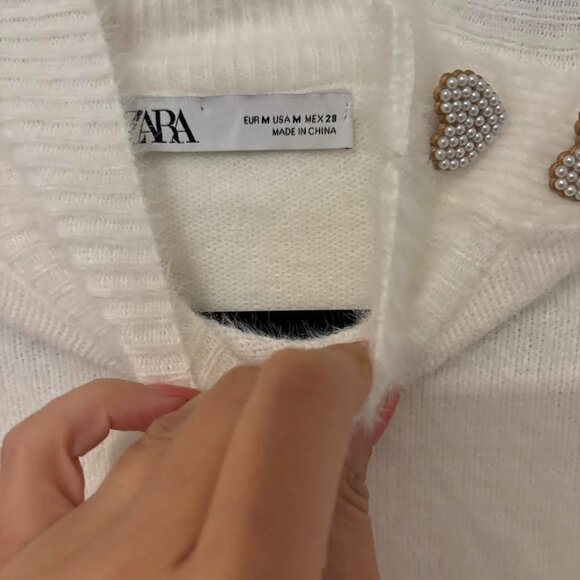 Zara white fuzzy sweater with heart details on neckline - Picture 2 of 6